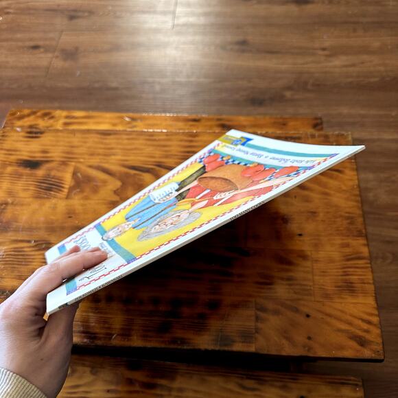 Vintage 2000 PJ Library Too Many Cooks A Passover Parable Jewish Paperback Book - Picture 9 of 9